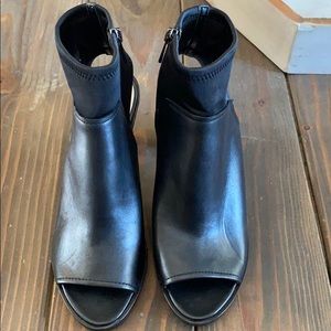 Brand new Donald J Pliner heels